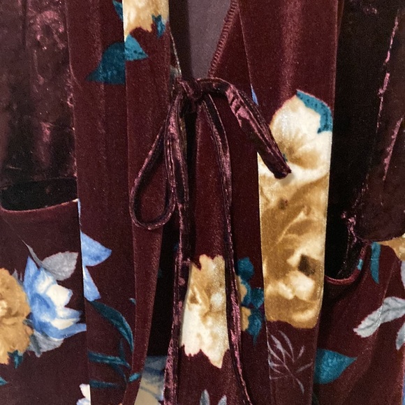 Cozy Casual Velour Jacket - sizeM - Picture 3 of 6